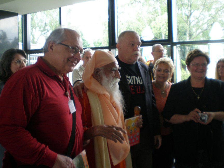 Swami Dev Murti i Drago Plečko, Filozofski Fakultet, Zagreb, Kongres klasične i alternativne medicine, 2008. 