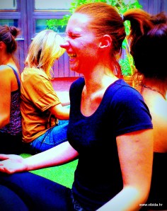 Meditacija smijeha, Apolon centar